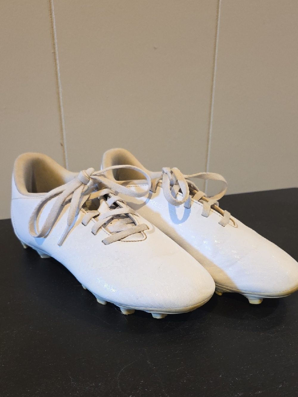 Girls Soccer Cleats - Lightweight Lace-Up Design